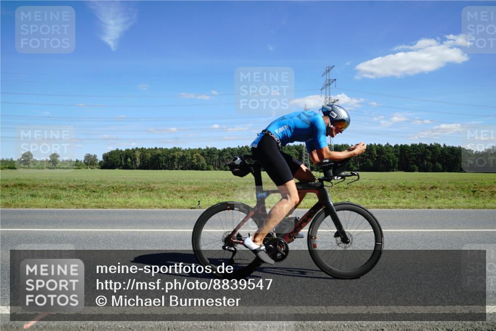 07.09.2025 - 19. Norderstedt Triathlon Michael Burmester http://msf.ph/oto/8839547 07.09.2025 14:22:46 Radfahren 880, 975, 1028 meine-sportfotos.de