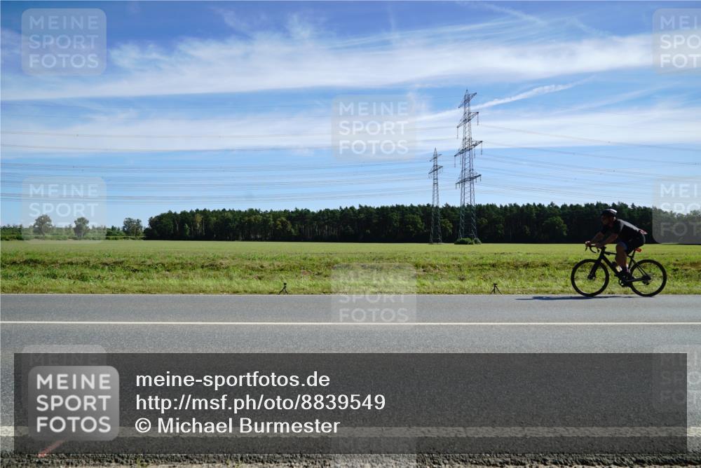 07.09.2025 - 19. Norderstedt Triathlon Michael Burmester http://msf.ph/oto/8839549 07.09.2025 12:14:11 Radfahren 695 meine-sportfotos.de