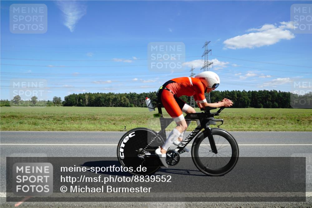 07.09.2025 - 19. Norderstedt Triathlon Michael Burmester http://msf.ph/oto/8839552 07.09.2025 14:22:47 Radfahren 880, 975, 1028 meine-sportfotos.de