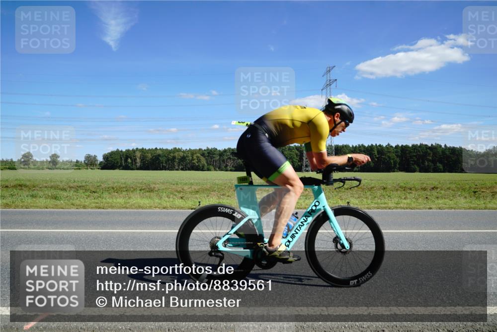 07.09.2025 - 19. Norderstedt Triathlon Michael Burmester http://msf.ph/oto/8839561 07.09.2025 14:22:49 Radfahren 369, 880, 975, 1028 meine-sportfotos.de