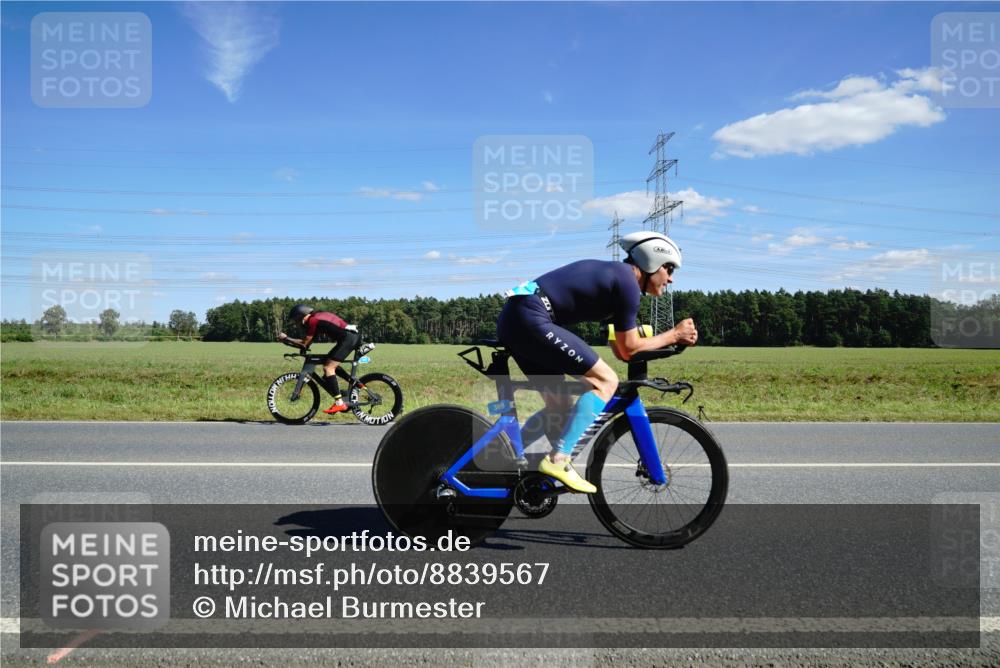 07.09.2025 - 19. Norderstedt Triathlon Michael Burmester http://msf.ph/oto/8839567 07.09.2025 14:22:51 Radfahren 369, 997, 1028 meine-sportfotos.de