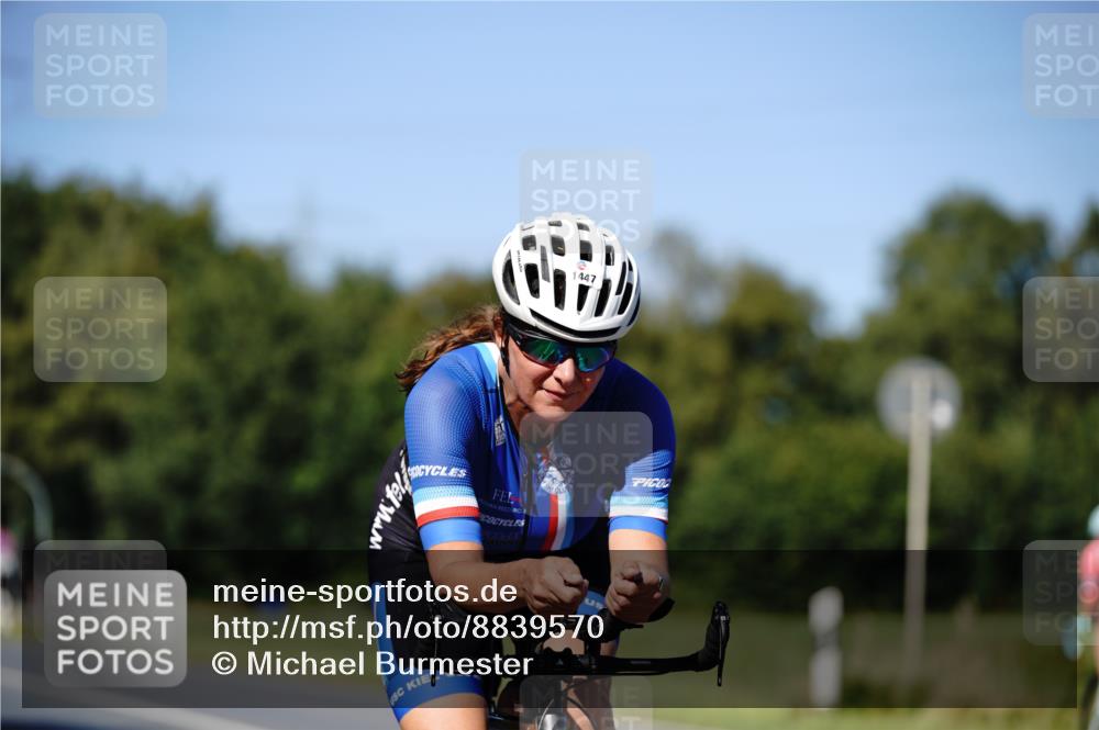 07.09.2025 - 19. Norderstedt Triathlon Michael Burmester http://msf.ph/oto/8839570 07.09.2025 14:44:05 Radfahren 1447 meine-sportfotos.de