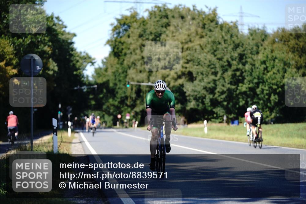 07.09.2025 - 19. Norderstedt Triathlon Michael Burmester http://msf.ph/oto/8839571 07.09.2025 14:44:08 Radfahren 1494 meine-sportfotos.de