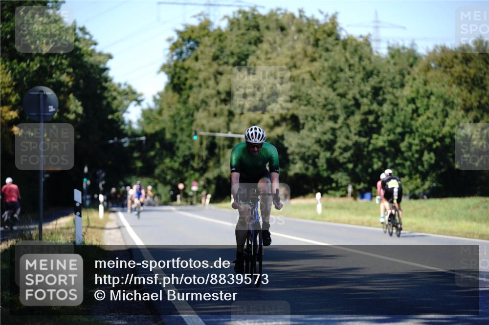 07.09.2025 - 19. Norderstedt Triathlon Michael Burmester http://msf.ph/oto/8839573 07.09.2025 14:44:08 Radfahren 1494 meine-sportfotos.de