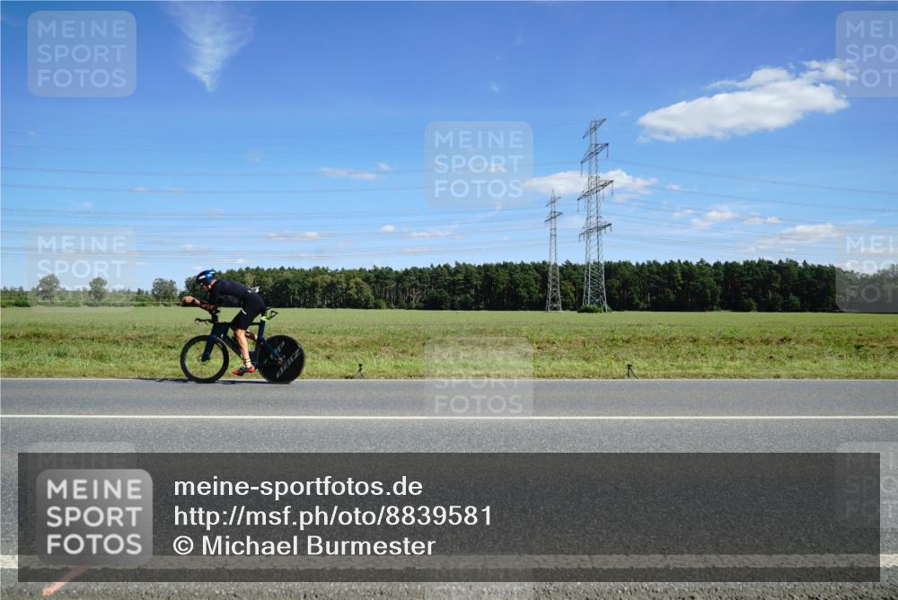 07.09.2025 - 19. Norderstedt Triathlon Michael Burmester http://msf.ph/oto/8839581 07.09.2025 14:22:55 Radfahren 968, 997 meine-sportfotos.de