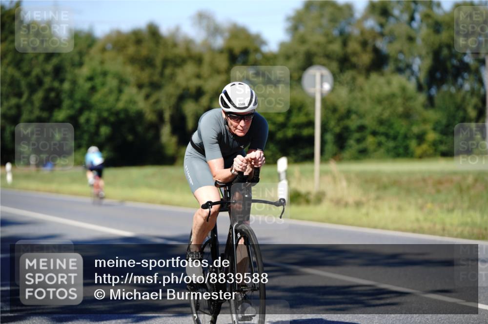 07.09.2025 - 19. Norderstedt Triathlon Michael Burmester http://msf.ph/oto/8839588 07.09.2025 14:44:19 Radfahren 967, 1032, 1508 meine-sportfotos.de