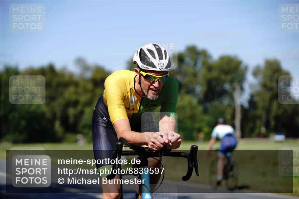 07.09.2025 - 19. Norderstedt Triathlon Michael Burmester http://msf.ph/oto/8839597 07.09.2025 14:44:22 Radfahren 1032, 1508 meine-sportfotos.de
