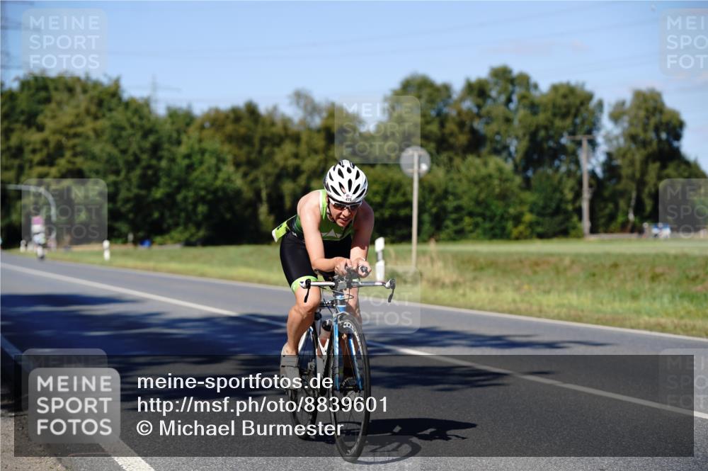 07.09.2025 - 19. Norderstedt Triathlon Michael Burmester http://msf.ph/oto/8839601 07.09.2025 14:44:32 Radfahren 473 meine-sportfotos.de