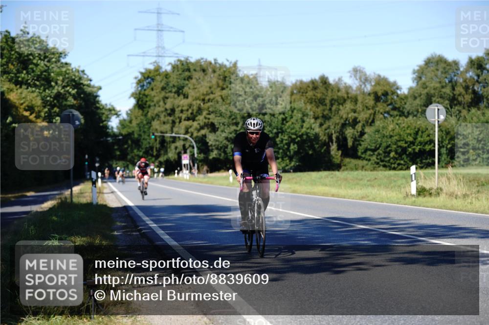 07.09.2025 - 19. Norderstedt Triathlon Michael Burmester http://msf.ph/oto/8839609 07.09.2025 14:44:39 Radfahren 1509 meine-sportfotos.de