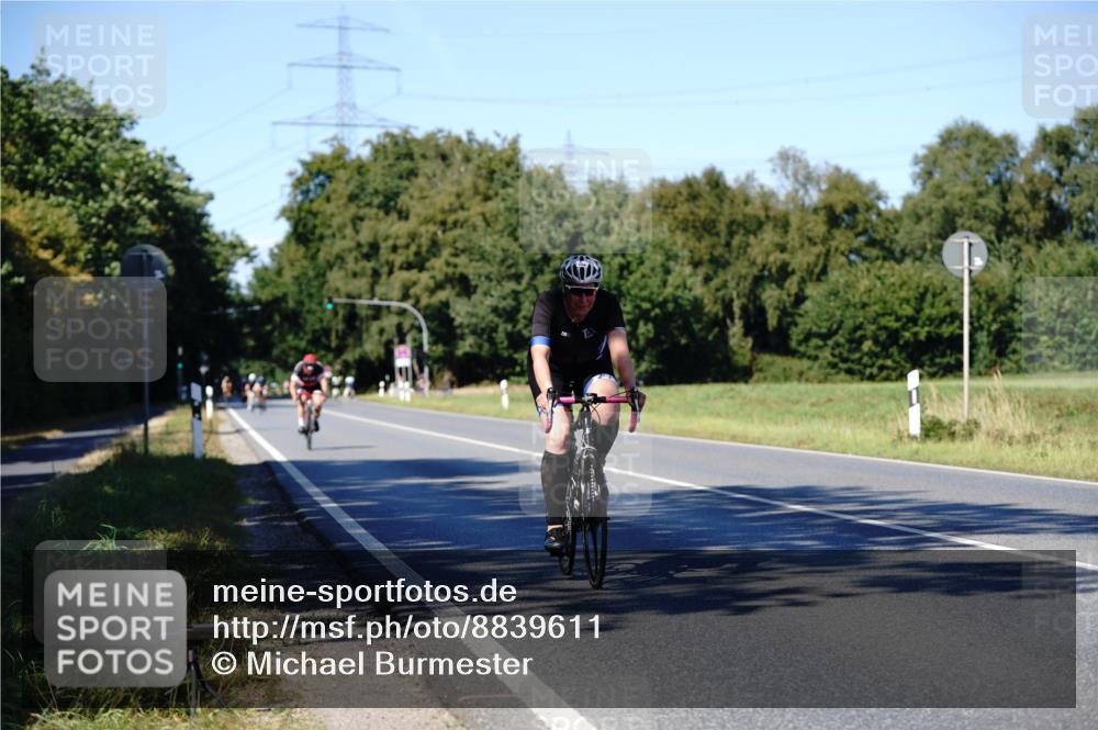 07.09.2025 - 19. Norderstedt Triathlon Michael Burmester http://msf.ph/oto/8839611 07.09.2025 14:44:39 Radfahren 1509 meine-sportfotos.de