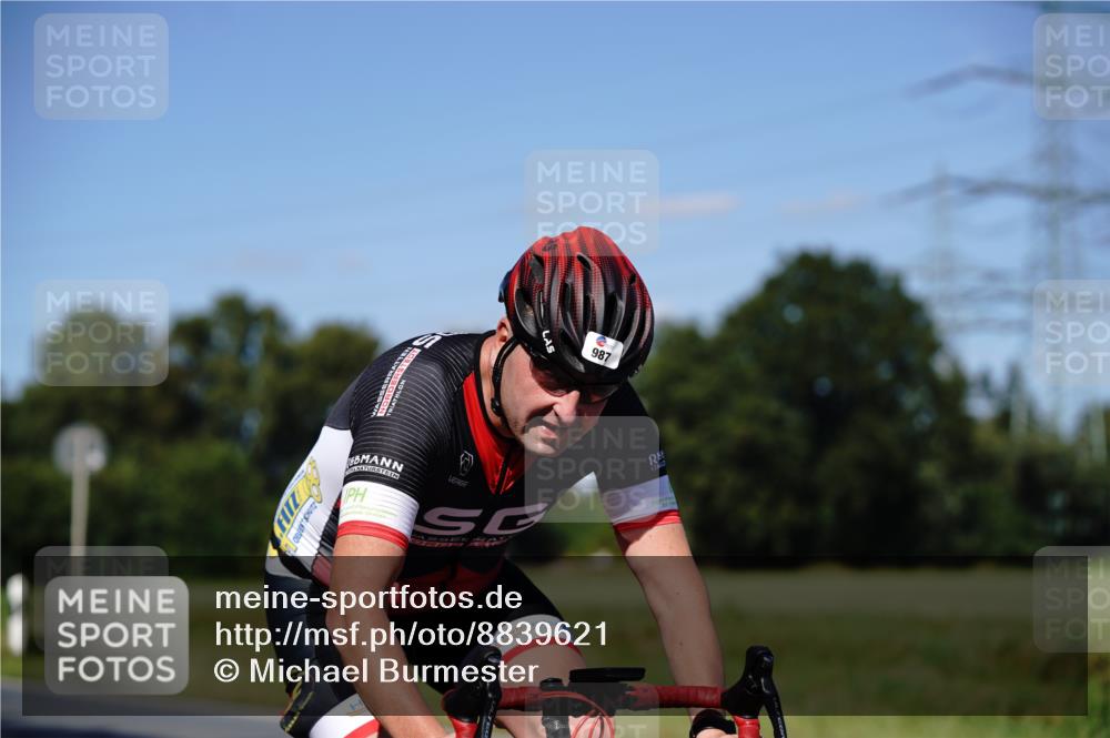 07.09.2025 - 19. Norderstedt Triathlon Michael Burmester http://msf.ph/oto/8839621 07.09.2025 14:44:44 Radfahren 987 meine-sportfotos.de