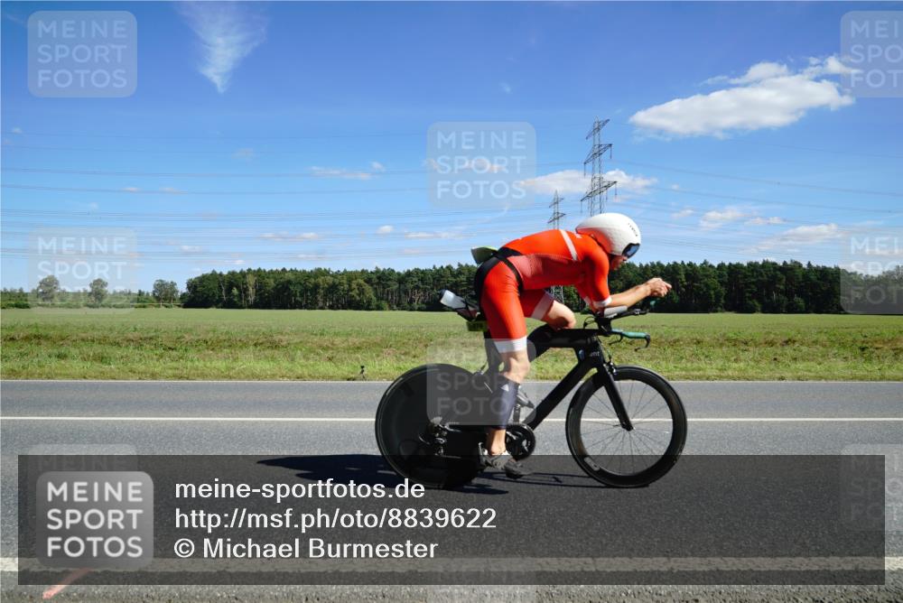 07.09.2025 - 19. Norderstedt Triathlon Michael Burmester http://msf.ph/oto/8839622 07.09.2025 14:23:12 Radfahren 974 meine-sportfotos.de