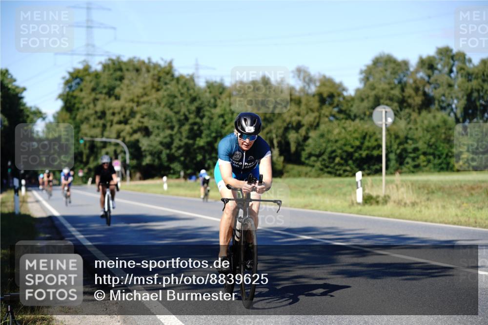 07.09.2025 - 19. Norderstedt Triathlon Michael Burmester http://msf.ph/oto/8839625 07.09.2025 14:44:49 Radfahren 442, 887 meine-sportfotos.de