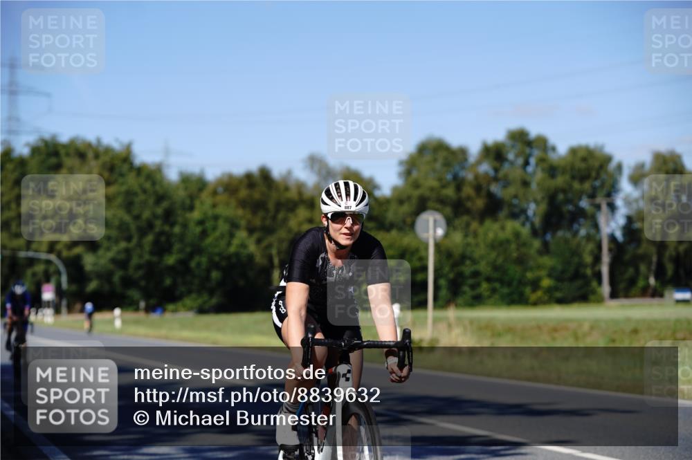 07.09.2025 - 19. Norderstedt Triathlon Michael Burmester http://msf.ph/oto/8839632 07.09.2025 14:44:51 Radfahren 442, 479, 887 meine-sportfotos.de