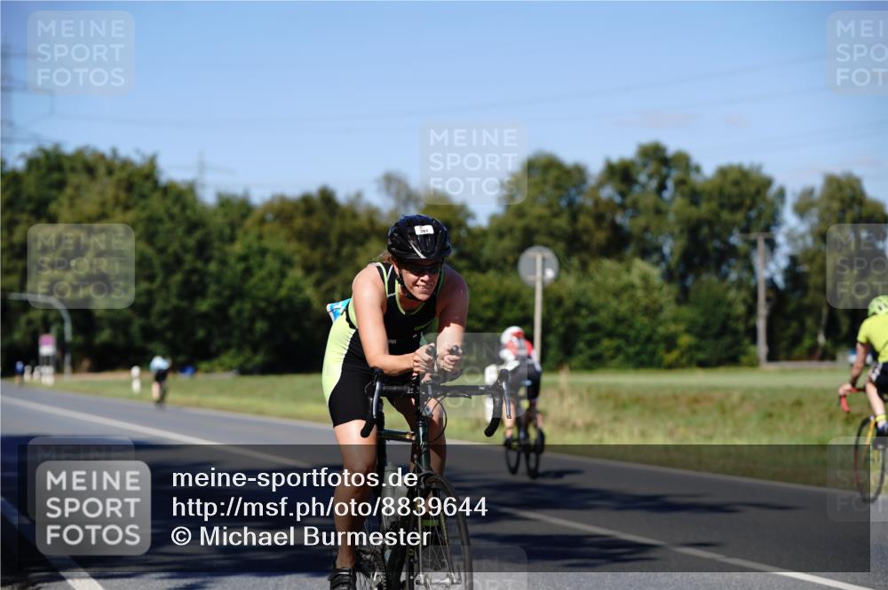 07.09.2025 - 19. Norderstedt Triathlon Michael Burmester http://msf.ph/oto/8839644 07.09.2025 14:44:56 Radfahren 387, 438, 479 meine-sportfotos.de
