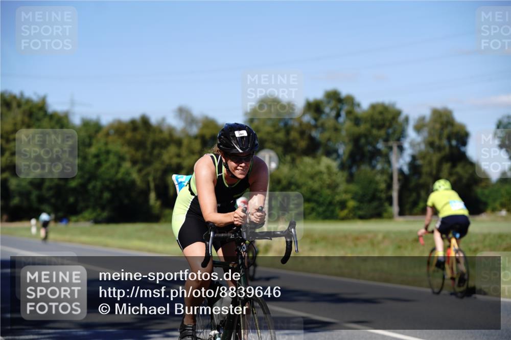 07.09.2025 - 19. Norderstedt Triathlon Michael Burmester http://msf.ph/oto/8839646 07.09.2025 14:44:56 Radfahren 387, 438, 479 meine-sportfotos.de