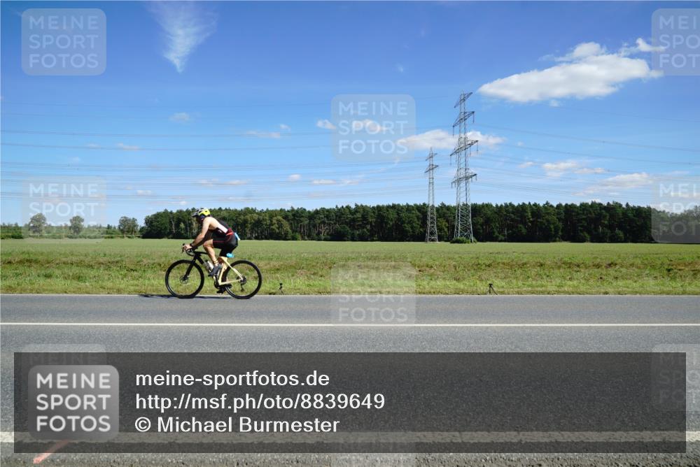 07.09.2025 - 19. Norderstedt Triathlon Michael Burmester http://msf.ph/oto/8839649 07.09.2025 14:23:31 Radfahren  meine-sportfotos.de