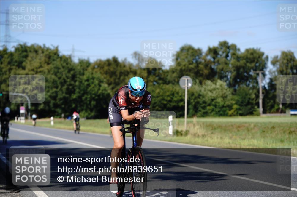 07.09.2025 - 19. Norderstedt Triathlon Michael Burmester http://msf.ph/oto/8839651 07.09.2025 14:44:59 Radfahren 369, 387, 438 meine-sportfotos.de