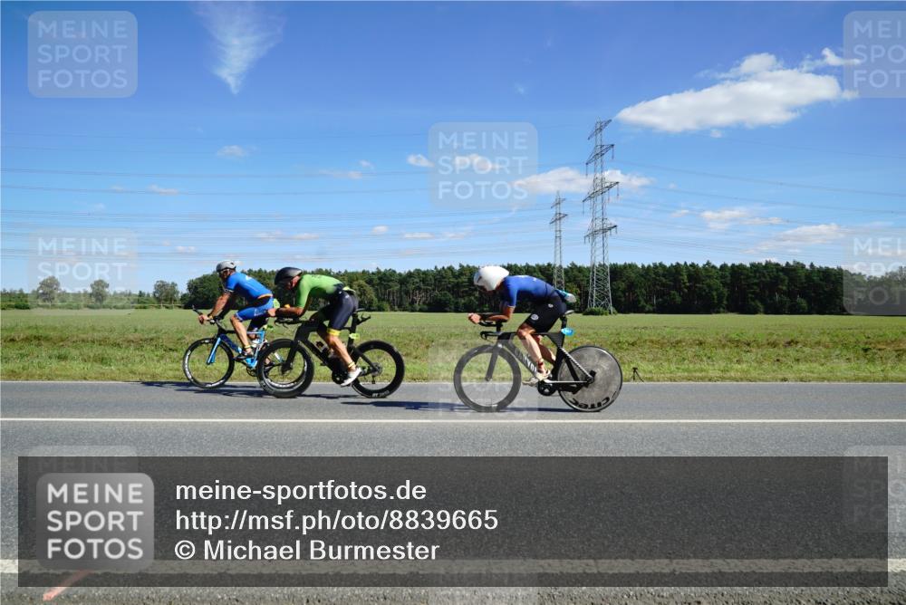 07.09.2025 - 19. Norderstedt Triathlon Michael Burmester http://msf.ph/oto/8839665 07.09.2025 14:23:35 Radfahren  meine-sportfotos.de