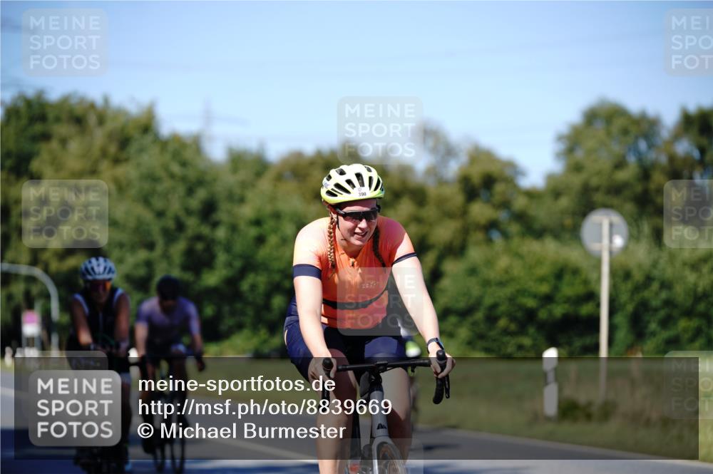 07.09.2025 - 19. Norderstedt Triathlon Michael Burmester http://msf.ph/oto/8839669 07.09.2025 14:45:19 Radfahren 390, 461, 872 meine-sportfotos.de