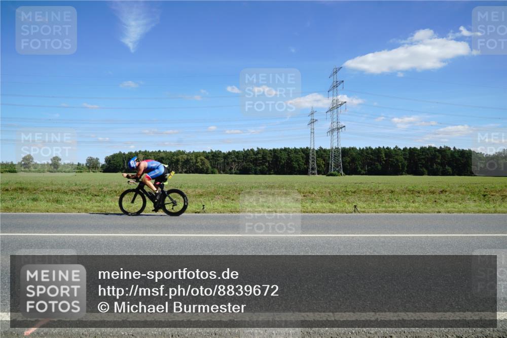 07.09.2025 - 19. Norderstedt Triathlon Michael Burmester http://msf.ph/oto/8839672 07.09.2025 14:23:38 Radfahren 1502 meine-sportfotos.de
