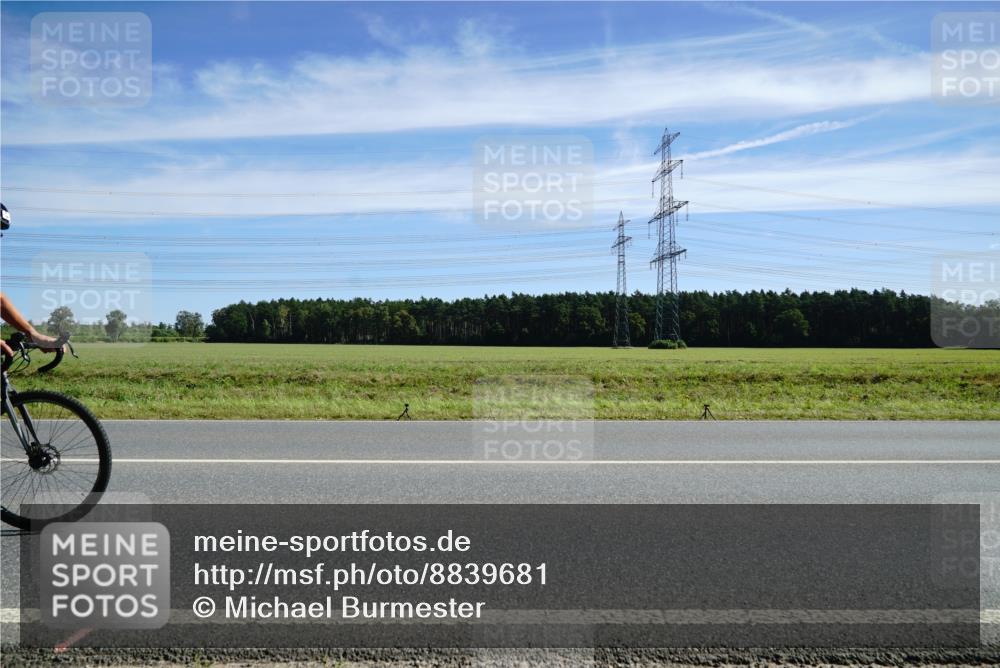 07.09.2025 - 19. Norderstedt Triathlon Michael Burmester http://msf.ph/oto/8839681 07.09.2025 12:15:09 Radfahren 192, 258 meine-sportfotos.de