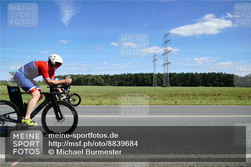 07.09.2025 - 19. Norderstedt Triathlon Michael Burmester http://msf.ph/oto/8839684 07.09.2025 14:23:44 Radfahren 366 meine-sportfotos.de