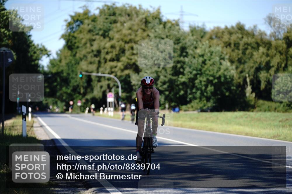 07.09.2025 - 19. Norderstedt Triathlon Michael Burmester http://msf.ph/oto/8839704 07.09.2025 14:45:44 Radfahren 440 meine-sportfotos.de