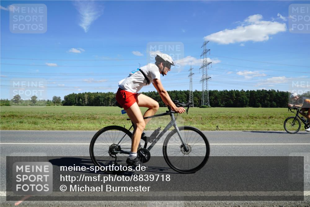 07.09.2025 - 19. Norderstedt Triathlon Michael Burmester http://msf.ph/oto/8839718 07.09.2025 14:24:04 Radfahren 965, 970, 985, 1039, 1431 meine-sportfotos.de
