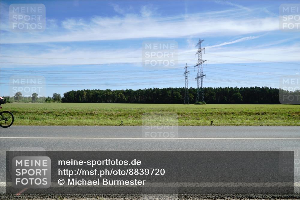 07.09.2025 - 19. Norderstedt Triathlon Michael Burmester http://msf.ph/oto/8839720 07.09.2025 12:15:24 Radfahren 728 meine-sportfotos.de