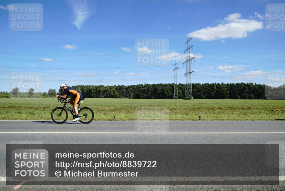 07.09.2025 - 19. Norderstedt Triathlon Michael Burmester http://msf.ph/oto/8839722 07.09.2025 14:24:04 Radfahren 965, 970, 985, 1039, 1431 meine-sportfotos.de