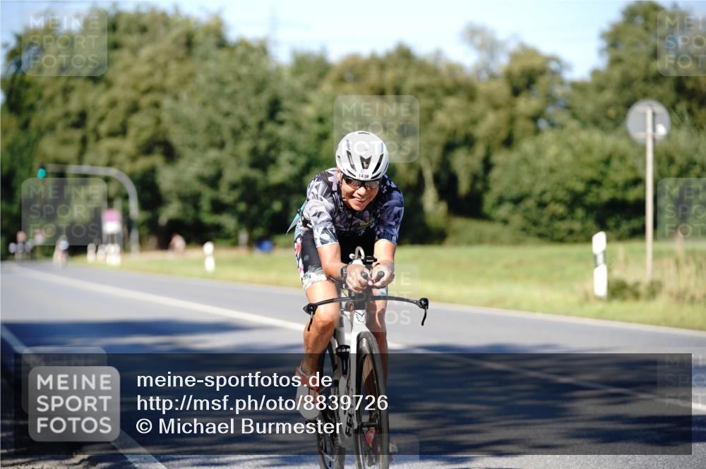 07.09.2025 - 19. Norderstedt Triathlon Michael Burmester http://msf.ph/oto/8839726 07.09.2025 14:46:18 Radfahren 1439 meine-sportfotos.de