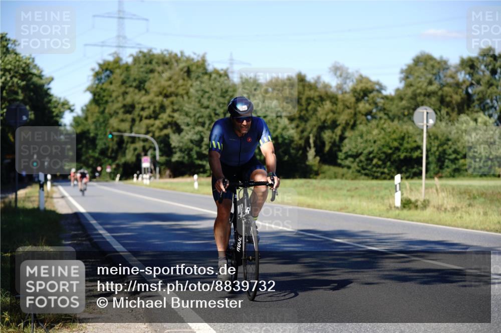 07.09.2025 - 19. Norderstedt Triathlon Michael Burmester http://msf.ph/oto/8839732 07.09.2025 14:46:30 Radfahren 382 meine-sportfotos.de
