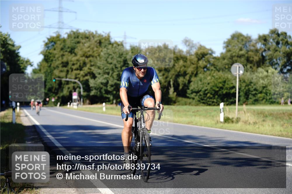 07.09.2025 - 19. Norderstedt Triathlon Michael Burmester http://msf.ph/oto/8839734 07.09.2025 14:46:30 Radfahren 382 meine-sportfotos.de