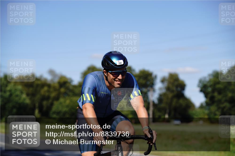 07.09.2025 - 19. Norderstedt Triathlon Michael Burmester http://msf.ph/oto/8839736 07.09.2025 14:46:30 Radfahren 382 meine-sportfotos.de