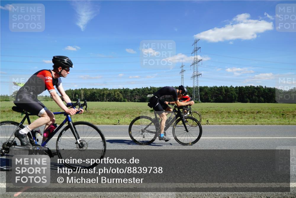 07.09.2025 - 19. Norderstedt Triathlon Michael Burmester http://msf.ph/oto/8839738 07.09.2025 14:24:07 Radfahren 410, 965, 970, 996, 1431, 1505 meine-sportfotos.de