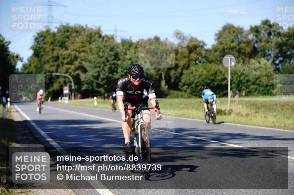 07.09.2025 - 19. Norderstedt Triathlon Michael Burmester http://msf.ph/oto/8839739 07.09.2025 14:46:37 Radfahren 446 meine-sportfotos.de