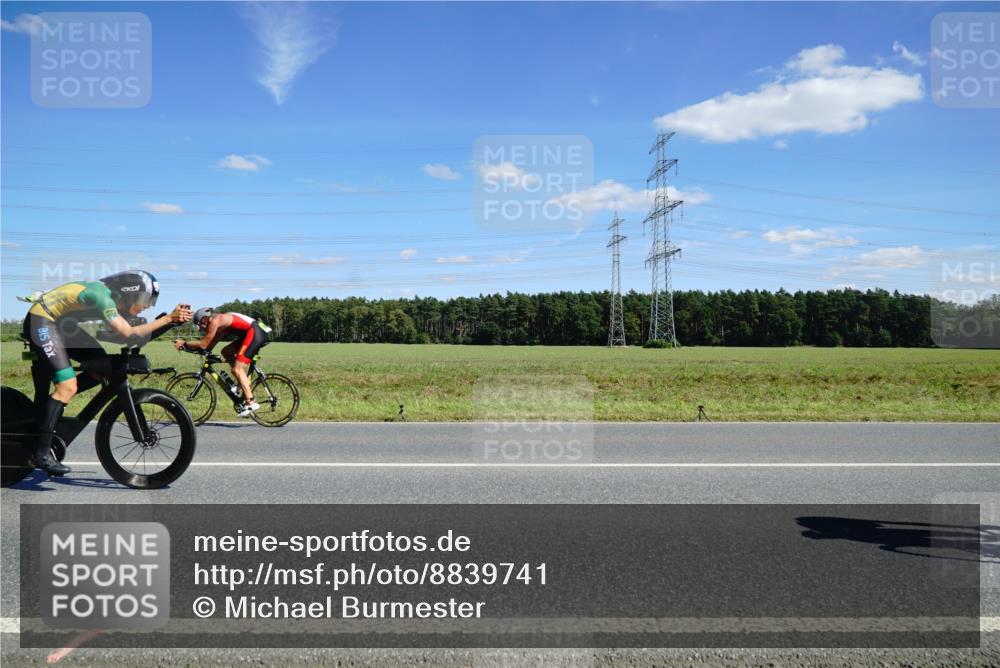 07.09.2025 - 19. Norderstedt Triathlon Michael Burmester http://msf.ph/oto/8839741 07.09.2025 14:24:07 Radfahren 410, 965, 970, 996, 1431, 1505 meine-sportfotos.de