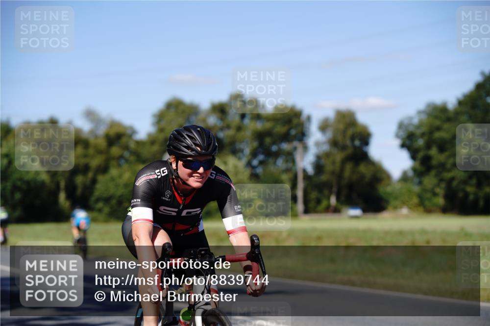 07.09.2025 - 19. Norderstedt Triathlon Michael Burmester http://msf.ph/oto/8839744 07.09.2025 14:46:37 Radfahren 446 meine-sportfotos.de