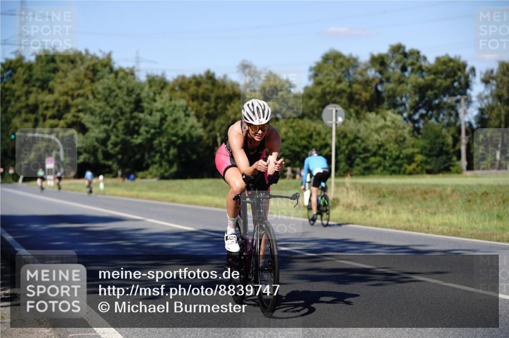 07.09.2025 - 19. Norderstedt Triathlon Michael Burmester http://msf.ph/oto/8839747 07.09.2025 14:46:41 Radfahren 377 meine-sportfotos.de