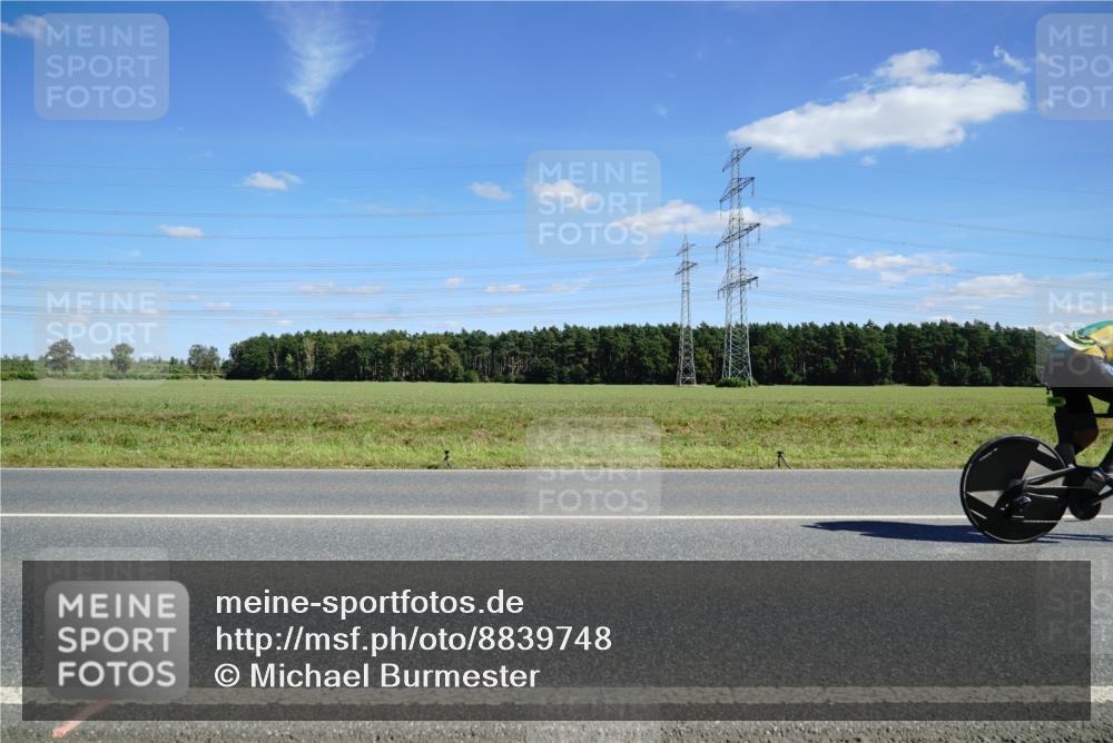 07.09.2025 - 19. Norderstedt Triathlon Michael Burmester http://msf.ph/oto/8839748 07.09.2025 14:24:08 Radfahren 410, 965, 970, 996, 1018, 1505 meine-sportfotos.de