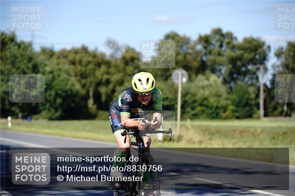 07.09.2025 - 19. Norderstedt Triathlon Michael Burmester http://msf.ph/oto/8839756 07.09.2025 14:47:08 Radfahren 1480 meine-sportfotos.de