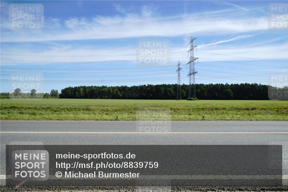 07.09.2025 - 19. Norderstedt Triathlon Michael Burmester http://msf.ph/oto/8839759 07.09.2025 12:15:52 Radfahren 851, 1241, 1329 meine-sportfotos.de