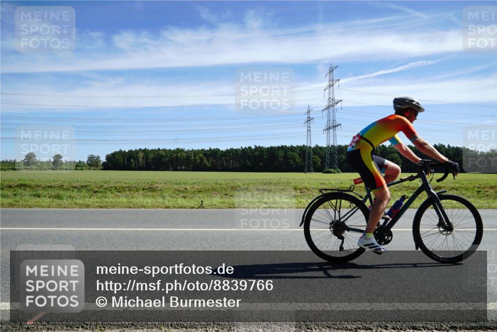 07.09.2025 - 19. Norderstedt Triathlon Michael Burmester http://msf.ph/oto/8839766 07.09.2025 12:15:53 Radfahren 851, 1241, 1329 meine-sportfotos.de