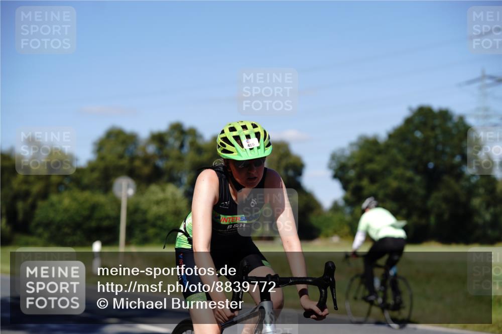 07.09.2025 - 19. Norderstedt Triathlon Michael Burmester http://msf.ph/oto/8839772 07.09.2025 14:47:23 Radfahren 455, 458 meine-sportfotos.de