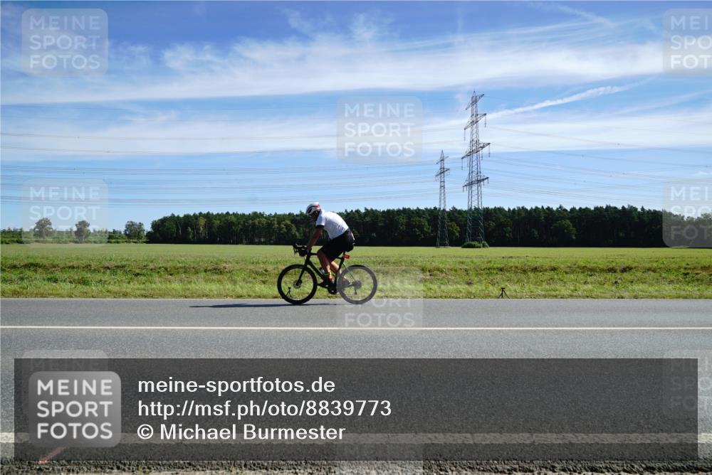 07.09.2025 - 19. Norderstedt Triathlon Michael Burmester http://msf.ph/oto/8839773 07.09.2025 12:15:55 Radfahren 851, 1329 meine-sportfotos.de