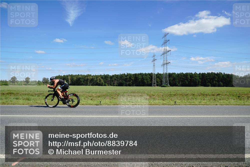 07.09.2025 - 19. Norderstedt Triathlon Michael Burmester http://msf.ph/oto/8839784 07.09.2025 14:24:15 Radfahren 394 meine-sportfotos.de