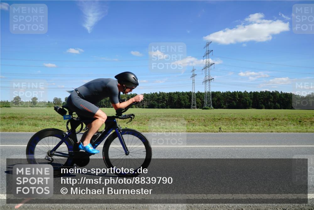 07.09.2025 - 19. Norderstedt Triathlon Michael Burmester http://msf.ph/oto/8839790 07.09.2025 14:24:16 Radfahren 392, 394 meine-sportfotos.de