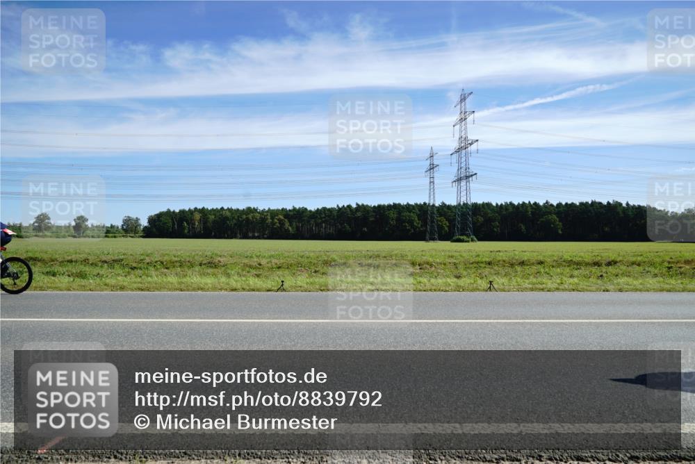 07.09.2025 - 19. Norderstedt Triathlon Michael Burmester http://msf.ph/oto/8839792 07.09.2025 12:16:03 Radfahren 1251 meine-sportfotos.de