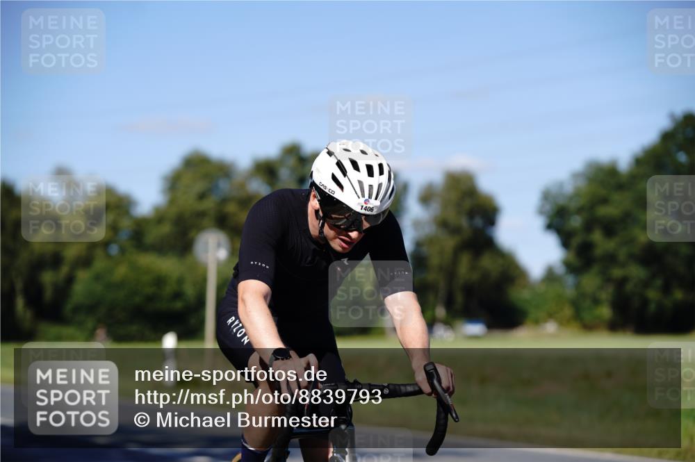 07.09.2025 - 19. Norderstedt Triathlon Michael Burmester http://msf.ph/oto/8839793 07.09.2025 14:47:52 Radfahren 1406, 1500 meine-sportfotos.de